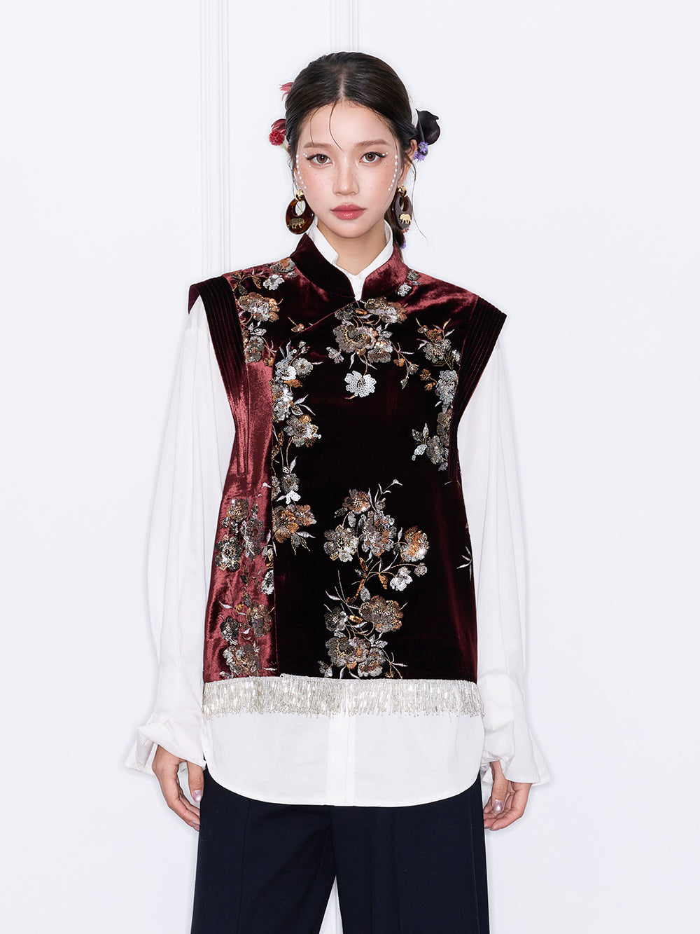 MUKZIN 店舗ー女性のためのデザイナーファッション服のブランド