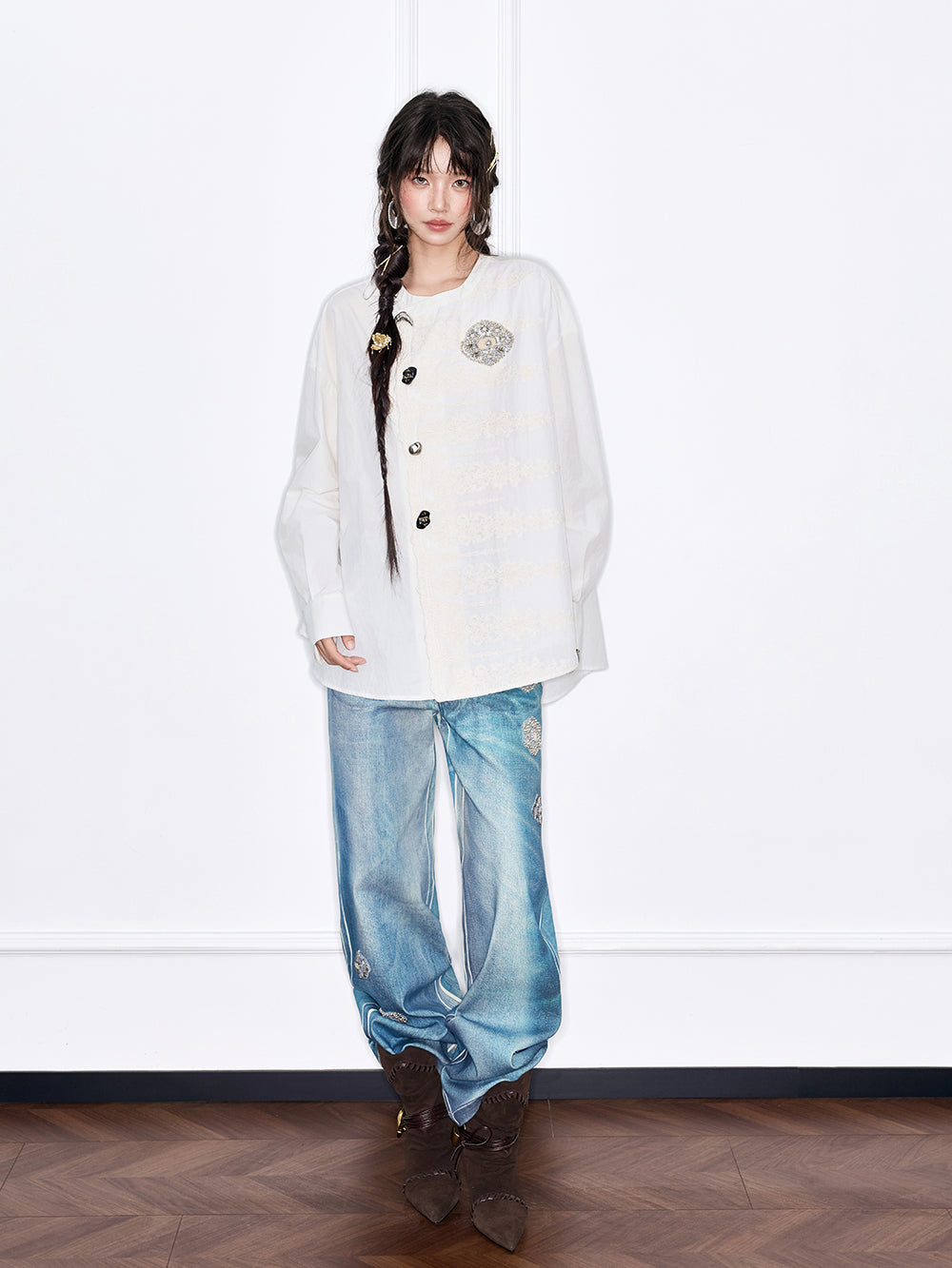 MUKZIN 店舗ー女性のためのデザイナーファッション服のブランド