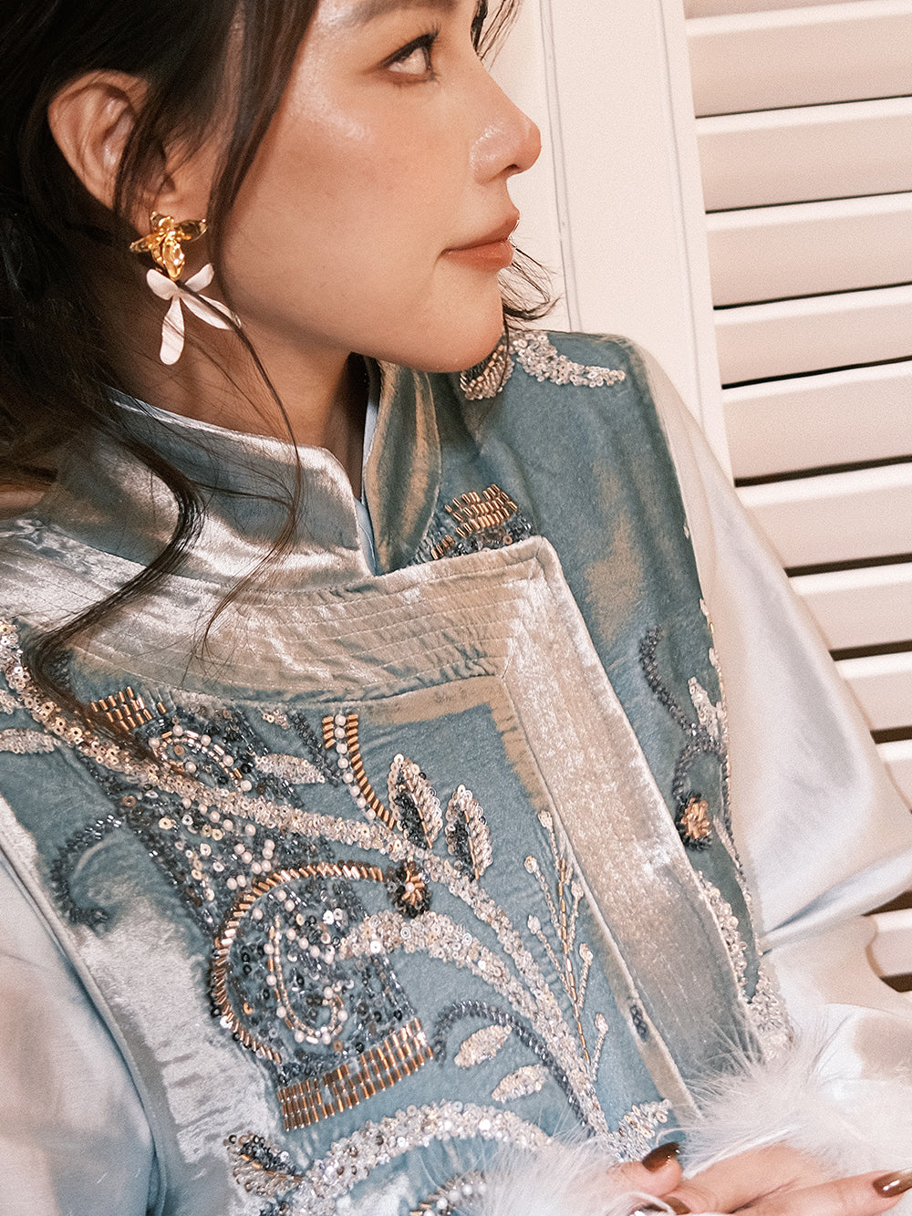 MUKZIN 店舗ー女性のためのデザイナーファッション服のブランド