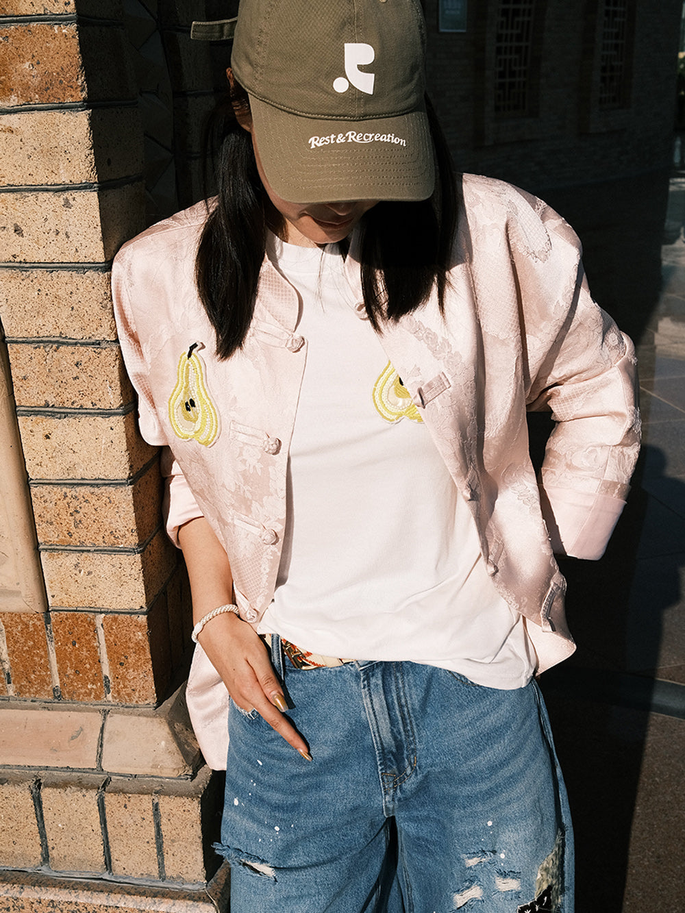 MUKZIN 店舗ー女性のためのデザイナーファッション服のブランド