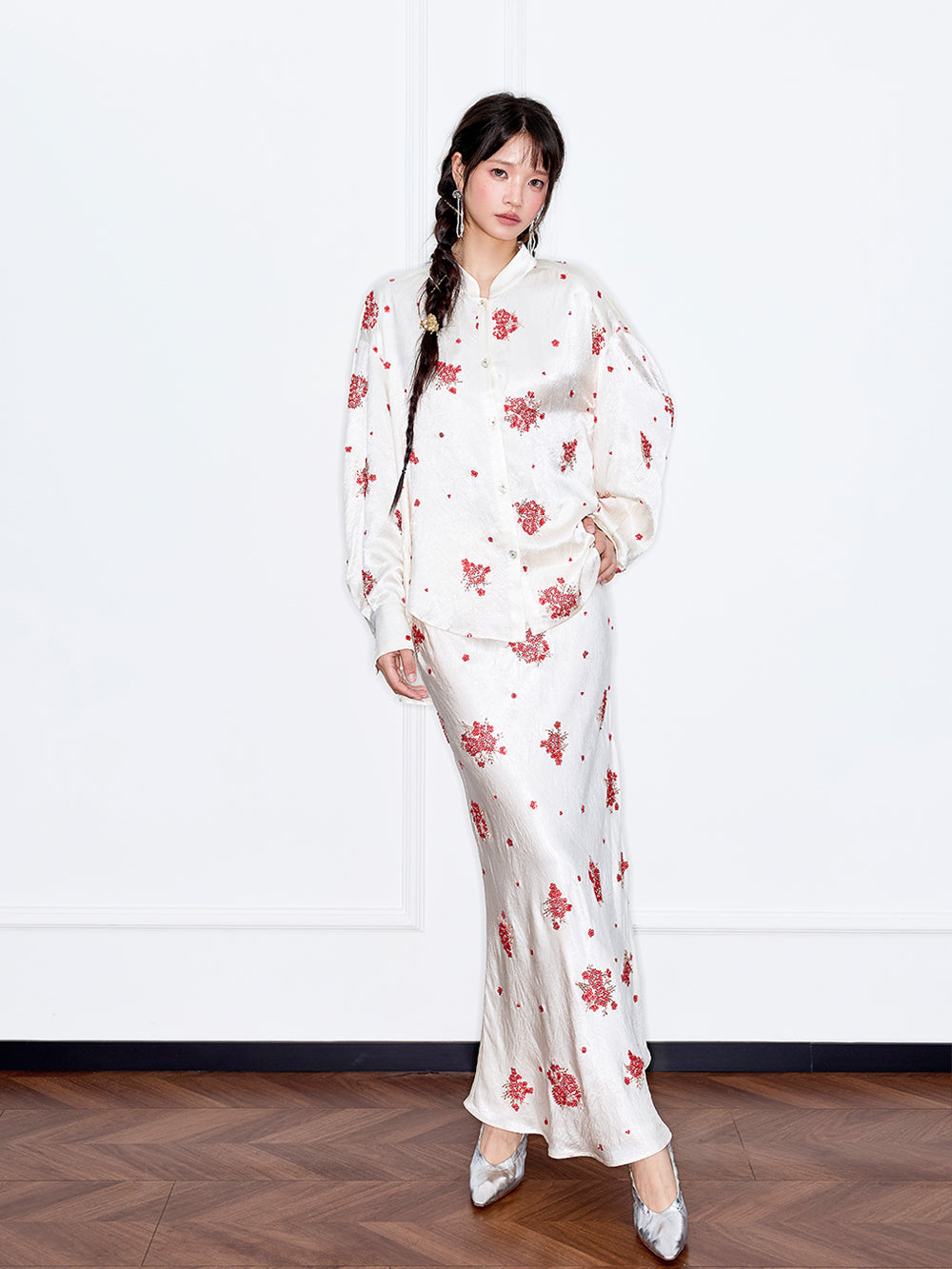 MUKZIN 店舗ー女性のためのデザイナーファッション服のブランド