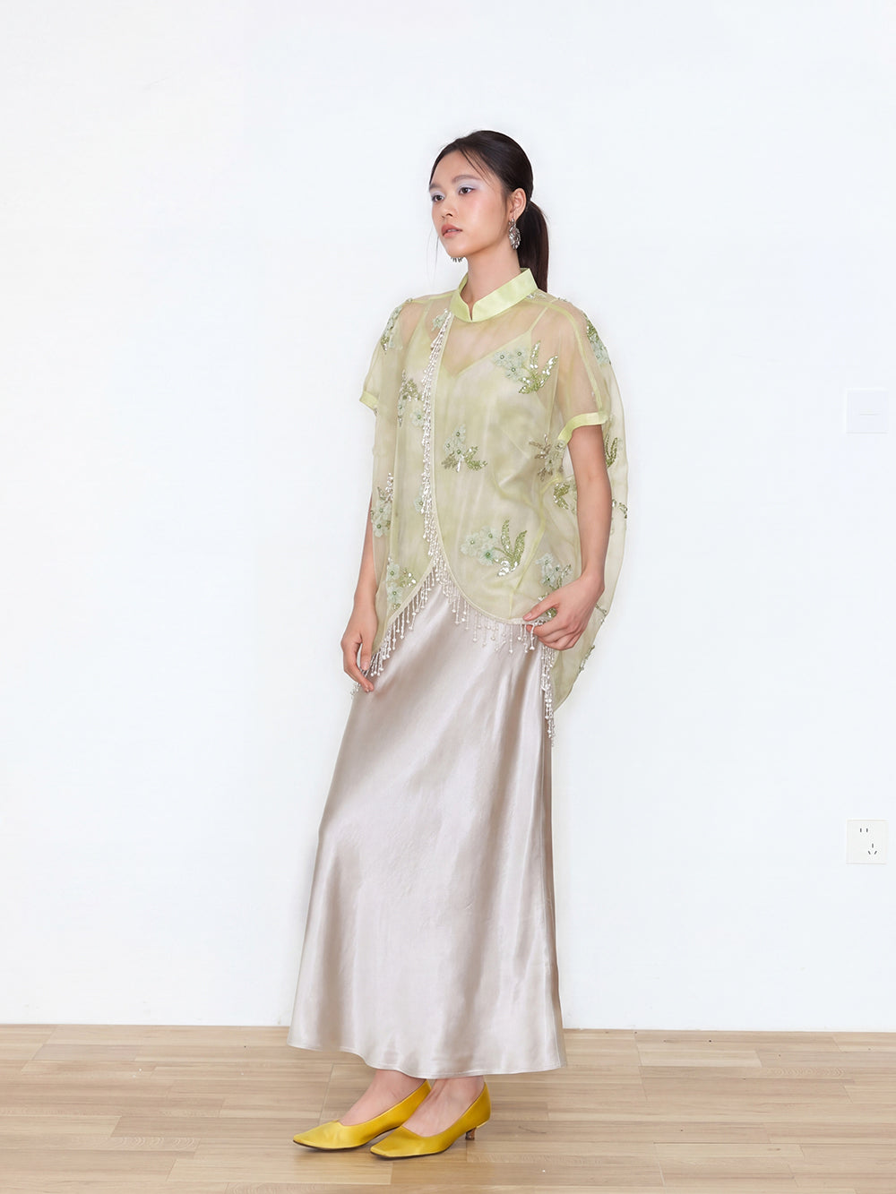 MUKZIN「 カプセルシリーズ 」新中華風重厚刺繍デザイン キャミソール