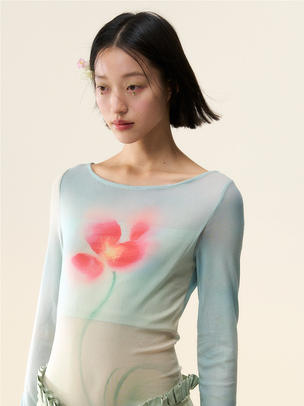 MUKZIN 店舗ー女性のためのデザイナーファッション服のブランド