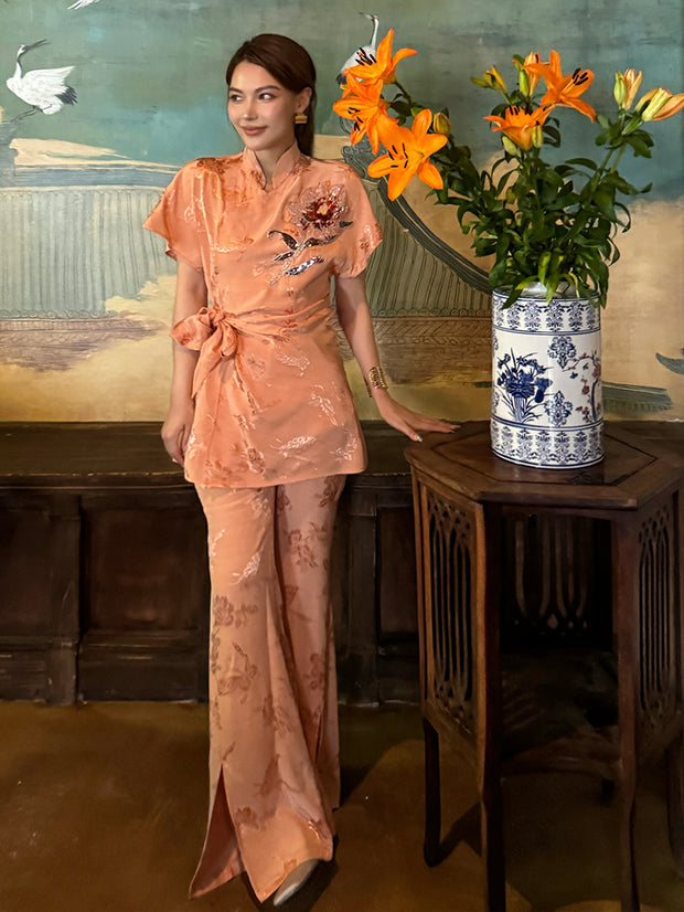 MUKZIN「 カプセルシリーズ 」ライトブルーの中国風ボタンフローラル刺繍ワイドレッグパンツ