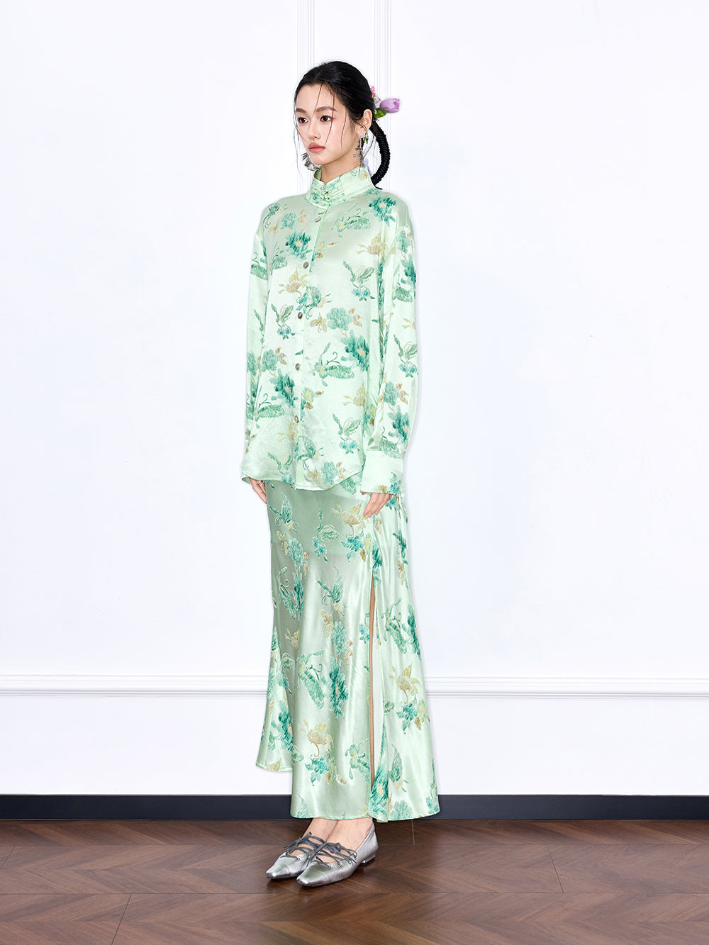 MUKZIN 店舗ー女性のためのデザイナーファッション服のブランド