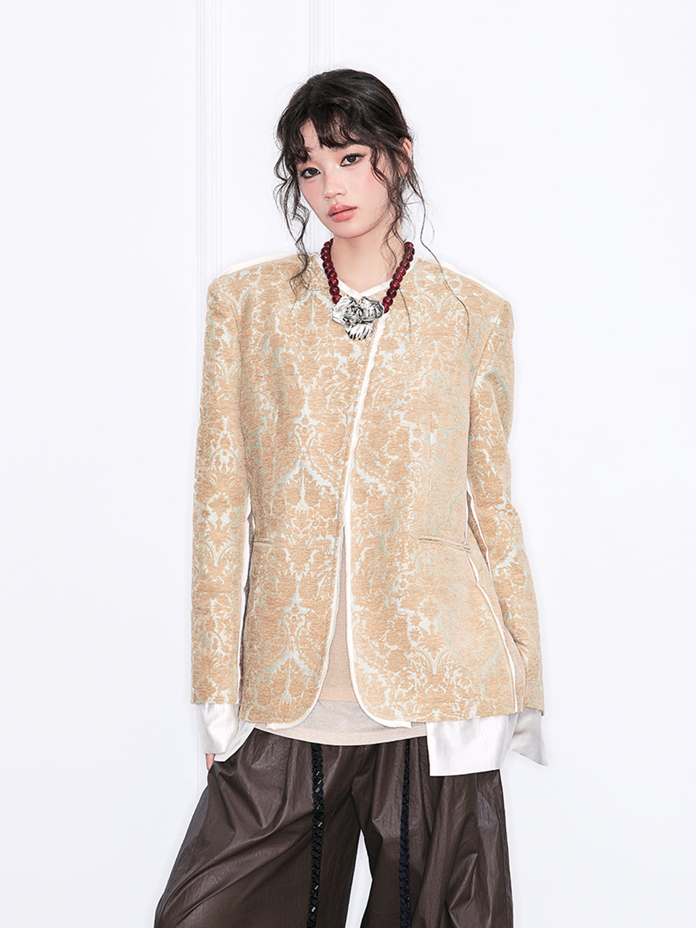 MUKZIN 店舗ー女性のためのデザイナーファッション服のブランド