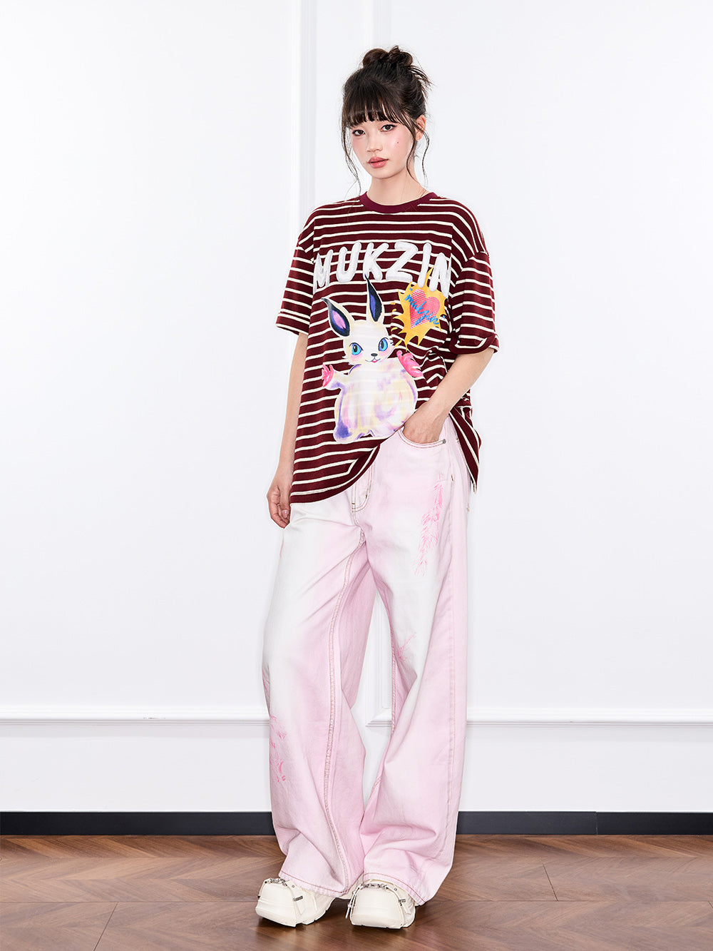 MUKZIN 店舗ー女性のためのデザイナーファッション服のブランド