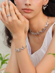 MUKTANK×SUN HUNTER “羽化（うか）”精巧に作られたレース蝶ネックレス